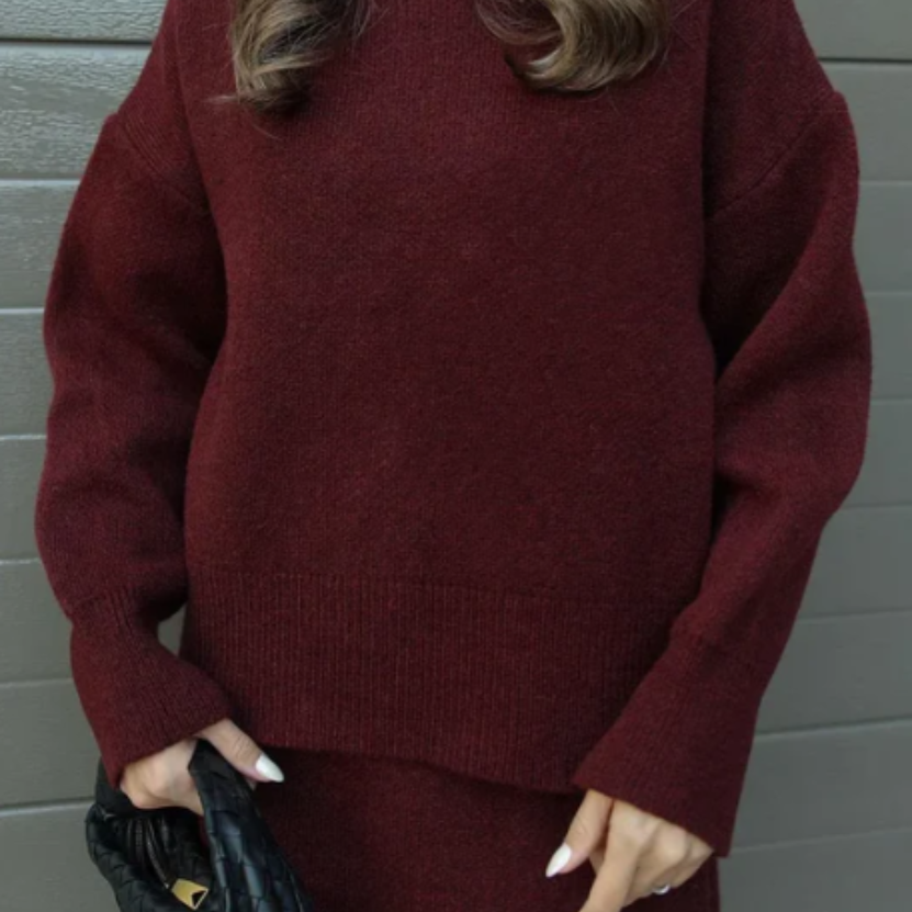 ByRoza | Dzianinowy komplet składający się ze spódnicy i swetra