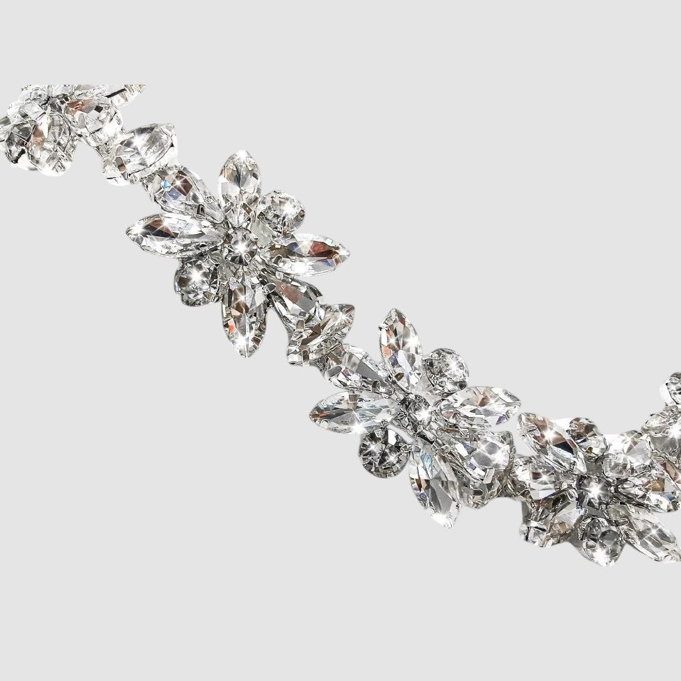 Mini sukienka z pluszowego aksamitu dla kobiet - długi rękaw, dekolt w kwiaty