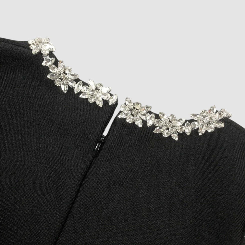 Sukienka mini o kroju litery A z długim rękawem i dekoltem dla kobiet