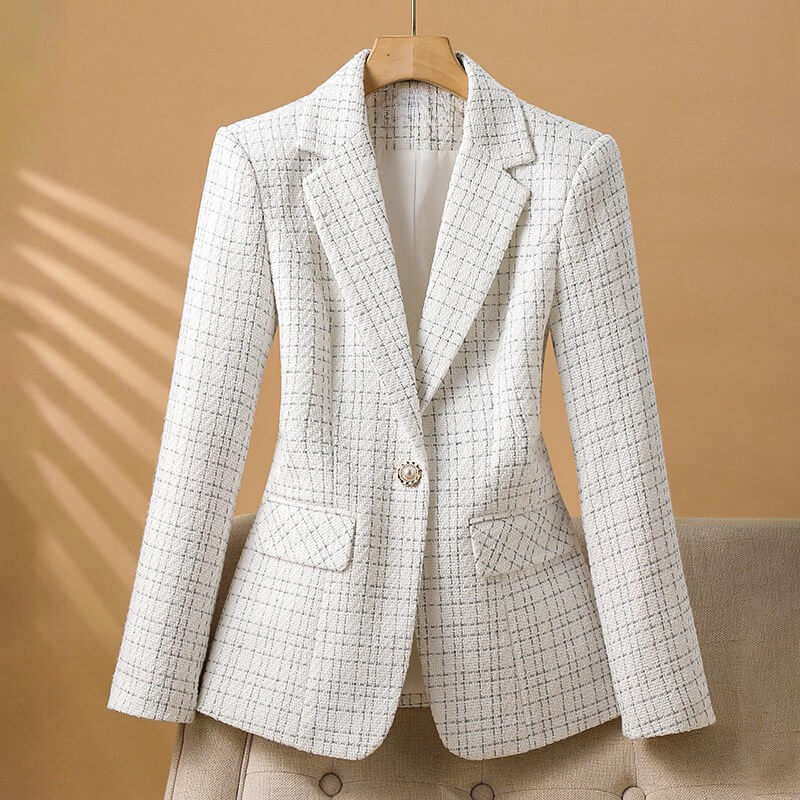 Elegancka, dopasowana blezery z bouclé tweed – odzież damska z perłami
