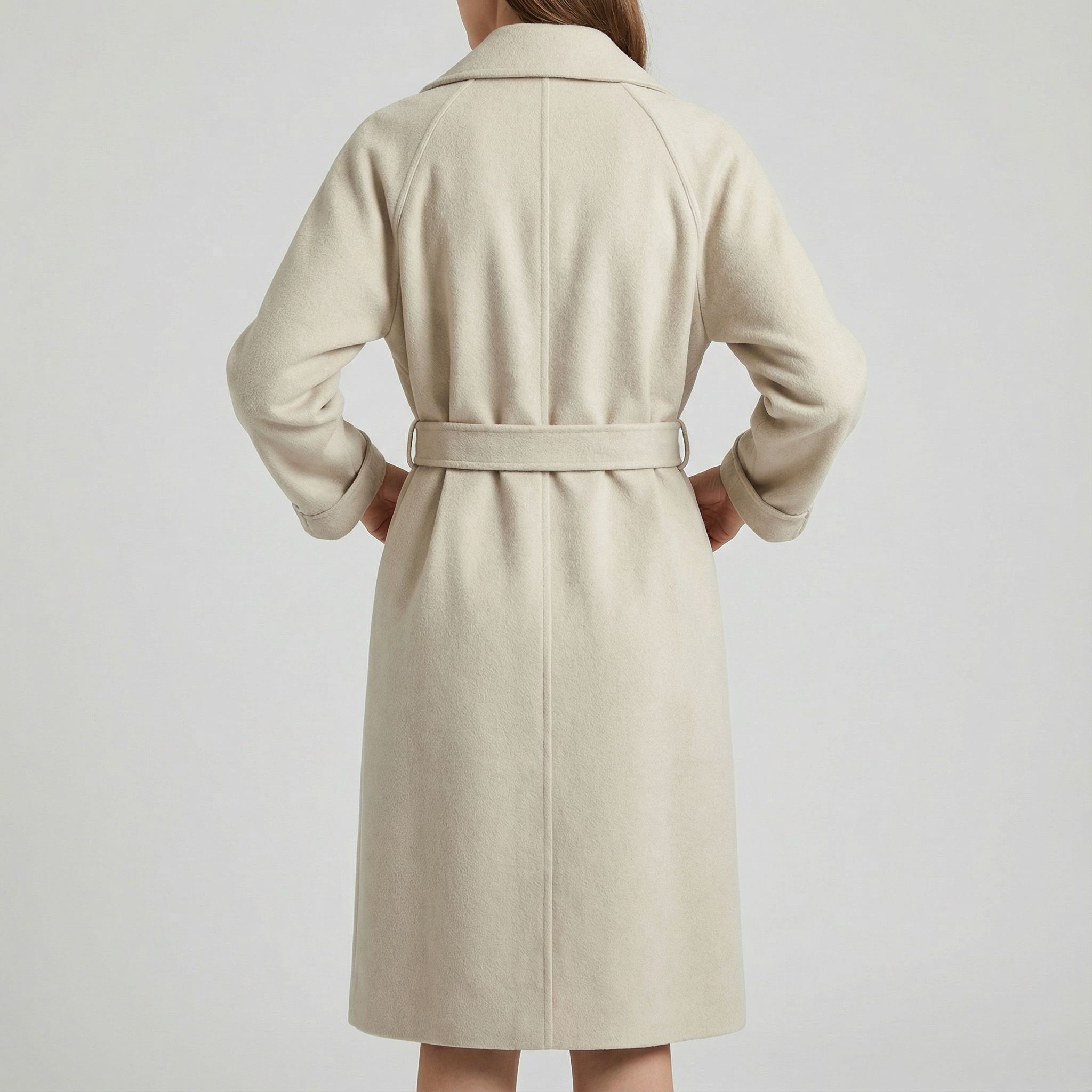 Długi wełniany płaszcz typu trencz z paskiem i kieszeniami – Klasyczna odzież damska