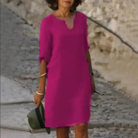 Klasyczna mini sukienka z dekoltem w serek i rozkloszowanym krojem dla kobiet